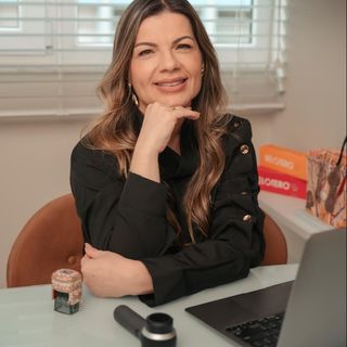 Ampliar imagem: Camila Narciso, Dermatologista Niterói