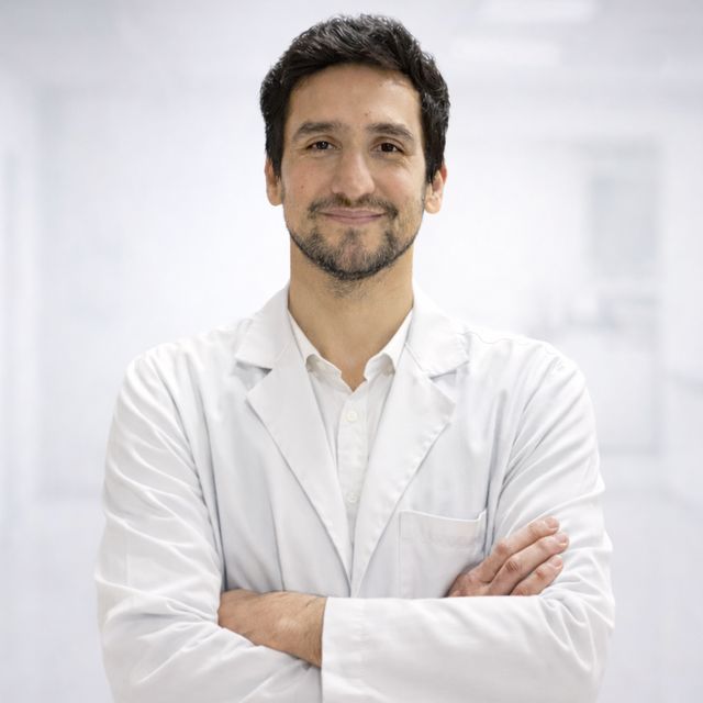 Michel Alvarez Igor, Médico general Santiago
