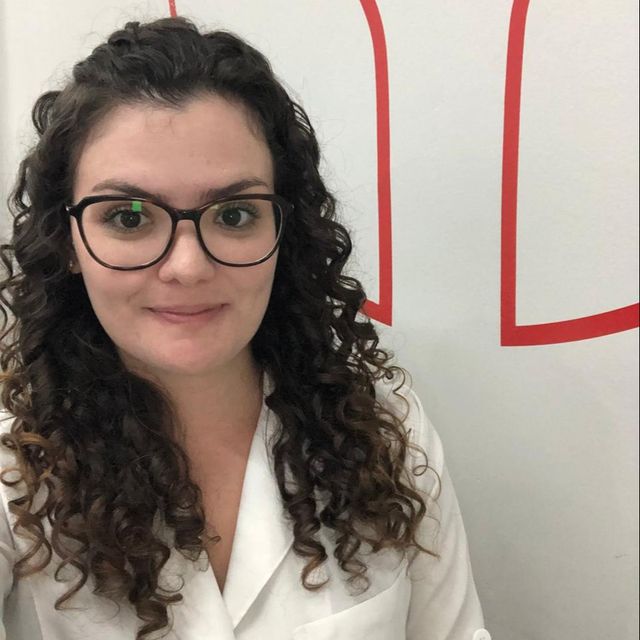 Bruna Luiz Dias, Fisioterapeuta Santos