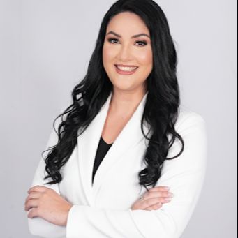 Pollyana  Alkimim Soares, Médico clínico geral Montes Claros