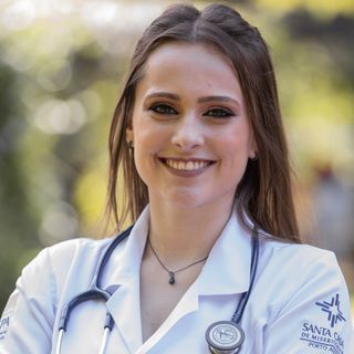 Ampliar imagem: Gabriela Rocha, Médico clínico geral Cachoeirinha