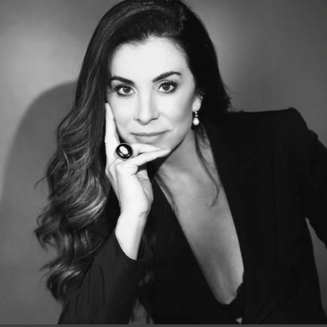 Luciana Pepino, Cirurgião plástico Moema