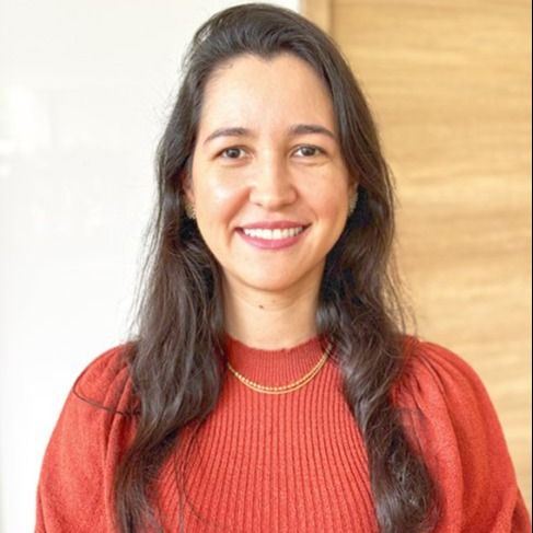Camila Aguiar Lomônaco, Reumatologista São Gonçalo