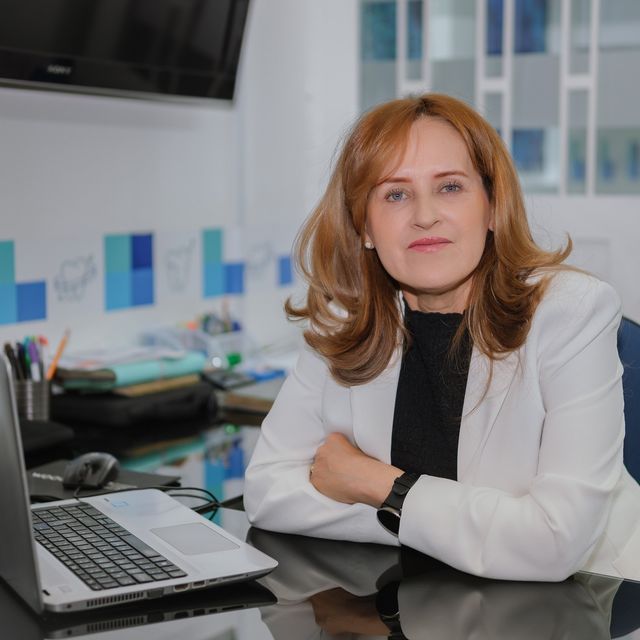 María Mercedes Zamora, Odontólogo Bogotá