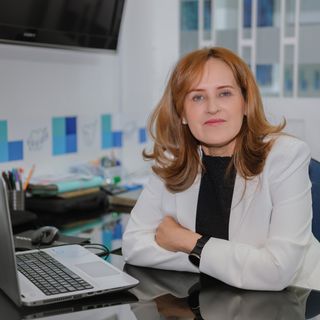 Dra. María Mercedes Zamora