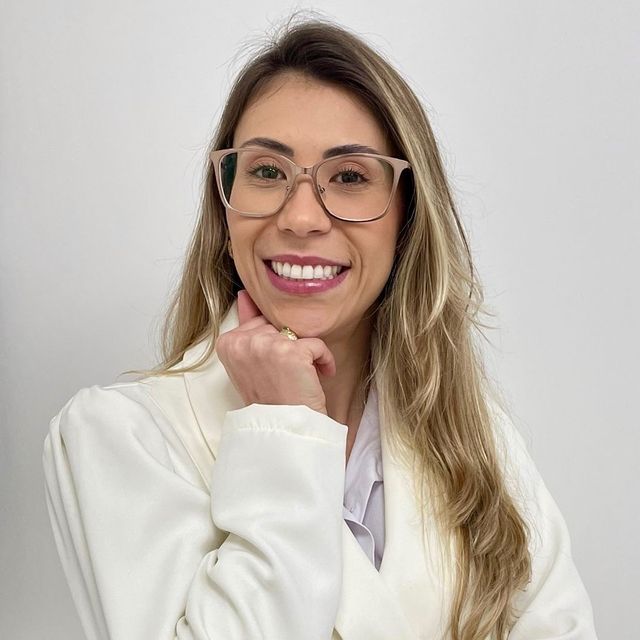 Lara Varini Soares, Mastologista Santos