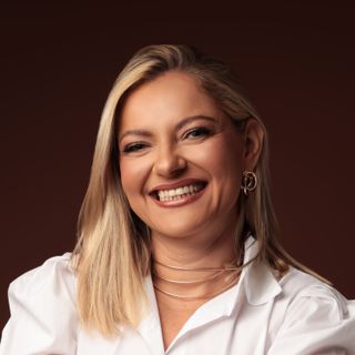Dra. Núbia Kênia Carneiro Silva