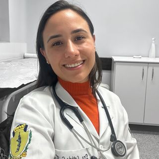 Ampliar imagem: Leticia Cristine  Tonetti , Médico clínico geral Brasília