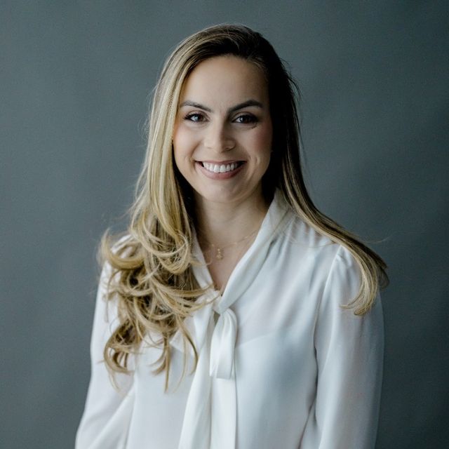 Sthéfani Schütz, Médico clínico geral Porto Alegre