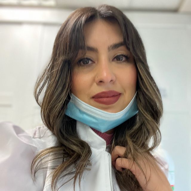 Camila  Bravo, Dentista Santiago