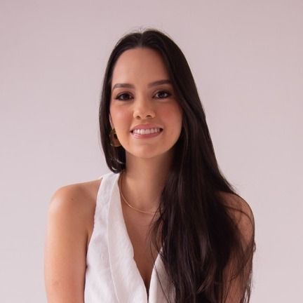 Elisandre Natário, Dermatologista Santos