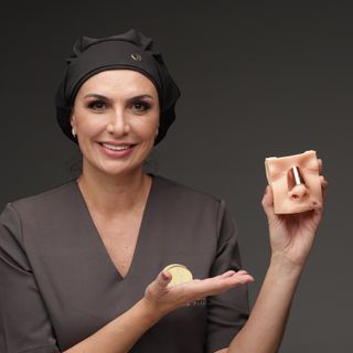 Ampliar imagem: Cynthia Nicolau, Otorrino Curitiba