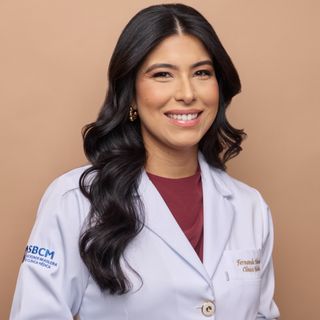 Fernanda  Abensur, Especialista em Clínica Médica Cuiabá