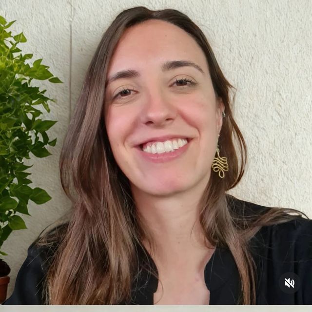 Lívia Vernaci Estrella, Psicólogo São Paulo