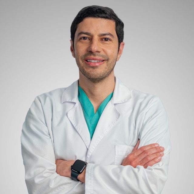 Anibal Ariza, Cirujano de cabeza y cuello Bogotá