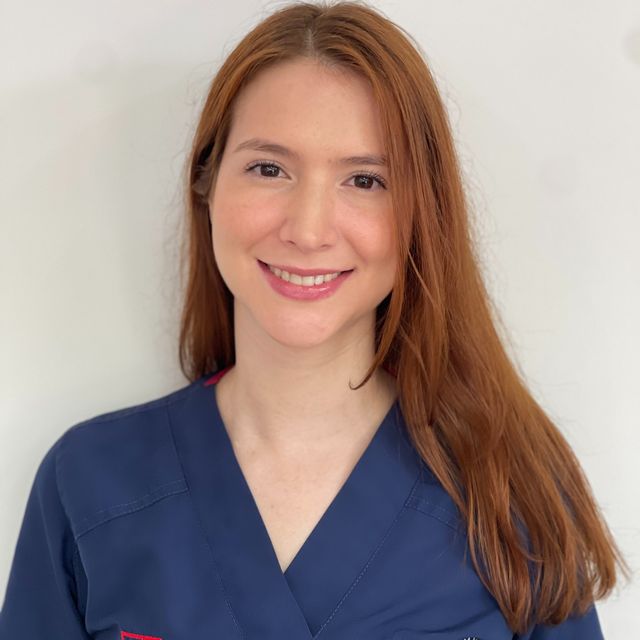 Irene Robledo Arboleda, Dermatólogo Cali