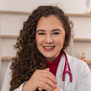 Ampliar imagem: Michele Carvalho, Cardiologista Salvador