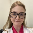 Dra. Giovana  Carolyne Cooper