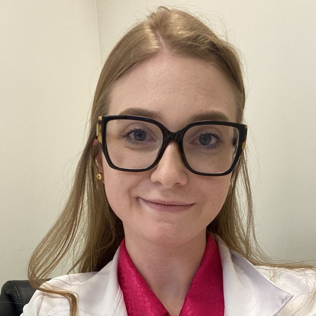 Giovana  Carolyne Cooper, Médico clínico geral Guarapuava