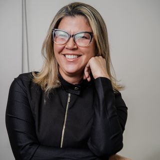 Ampliar imagem: Cristiani Lopes de Azevedo Haertel, Especialista em Harmonização orofacial Rio de Janeiro