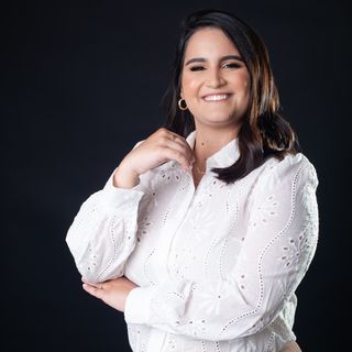 Ampliar imagem: Amanda Moreira Soares Goncalves, Médico clínico geral Montes Claros