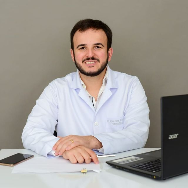 Anderson Ary Dias De Oliveira Silva, Ortopedista - Traumatologista Caruaru