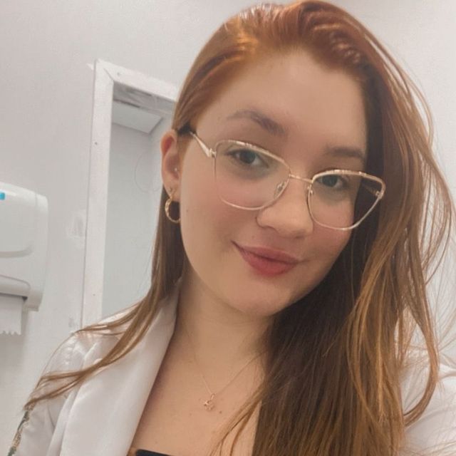 Larissa Coelho Salomão, Fisioterapeuta Uberaba