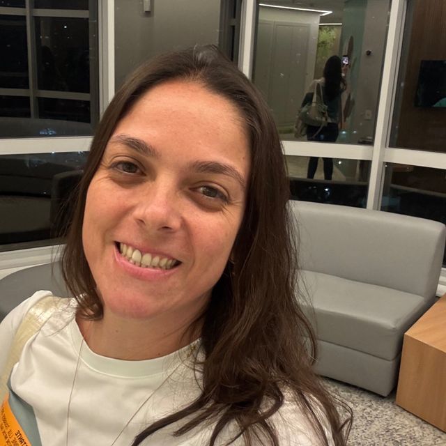 Christianne Lux, Fisioterapeuta Santos