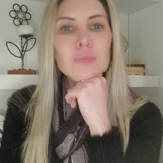 Dra. Cíntia Calegari