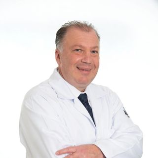 Ampliar imagem: Alberto Ceser Franciskieviz de Lima, Cirurgião do aparelho digestivo Curitiba