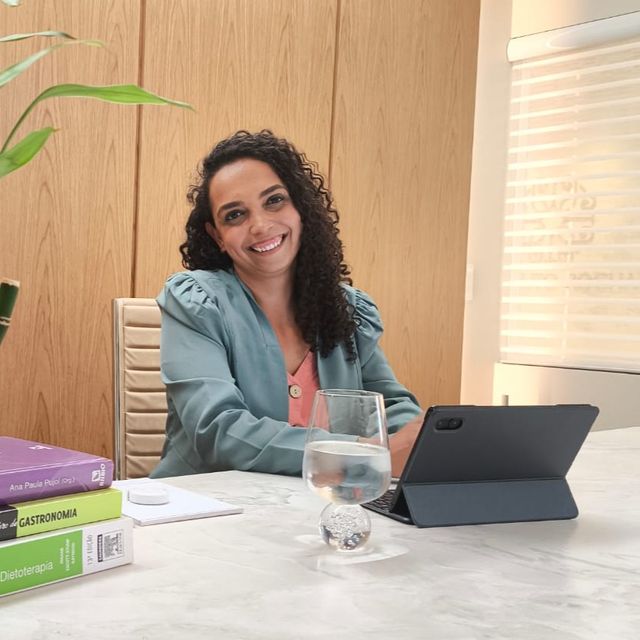 Jamile Beatriz Pires  Prestes, Nutricionista Curitiba