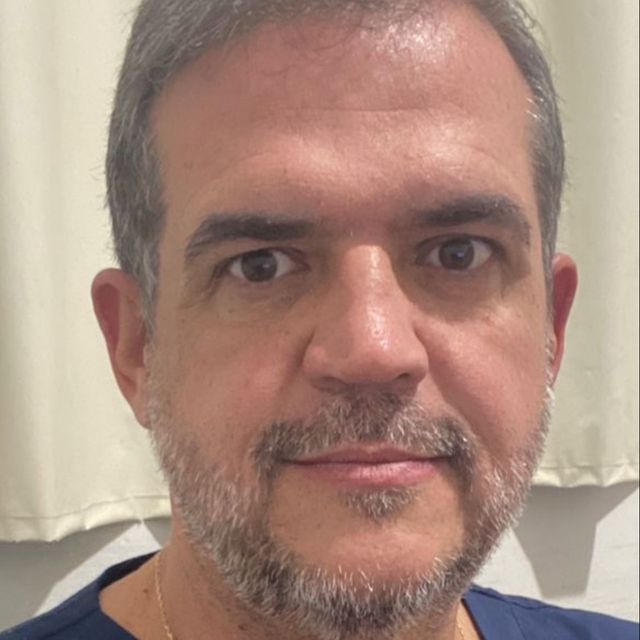 Fabio Vasconcellos Rebello, Médico clínico geral Umuarama
