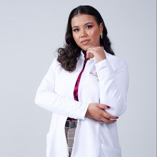 Ampliar imagem: Kariny  Teixeira de melo, Dentista João Pinheiro