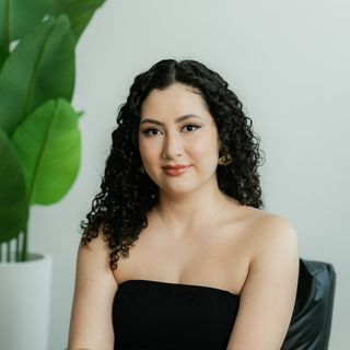 Gabriella Bronzato, Especialista em Biomedicina Itaguaí