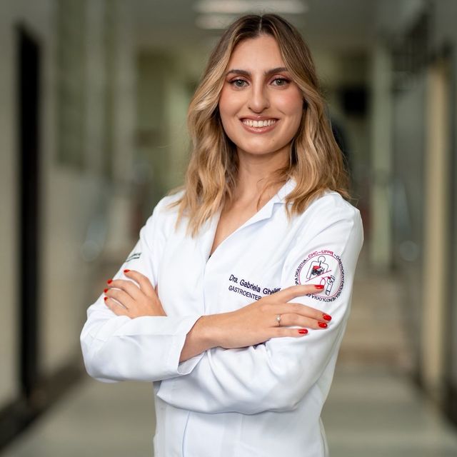 Gabriela Ghellere, Especialista em Clínica Médica Itajaí