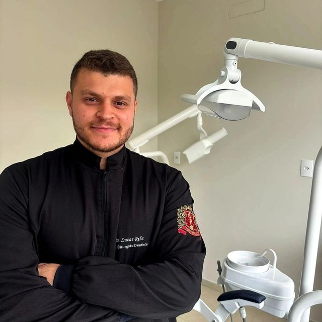 Lucas Gabriel Macedo Rihs, Dentista Poços de Caldas