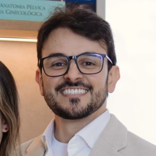 Ampliar imagem: Renan  Petta Marinho, Cirurgião plástico Cotia