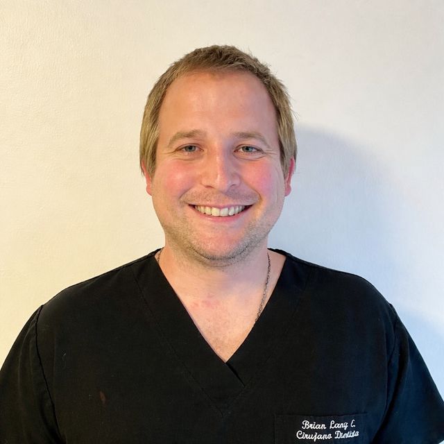 Brian Lang Enriquez, Dentista Los Ángeles