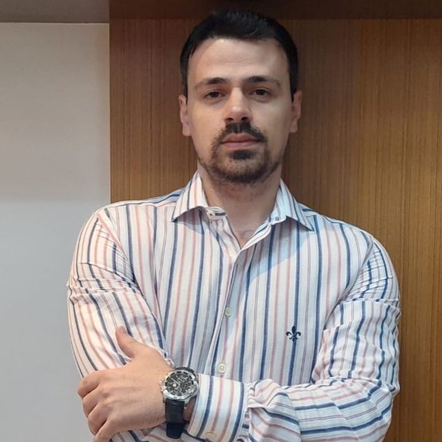 Yan Harmbach, Psiquiatra Cotia