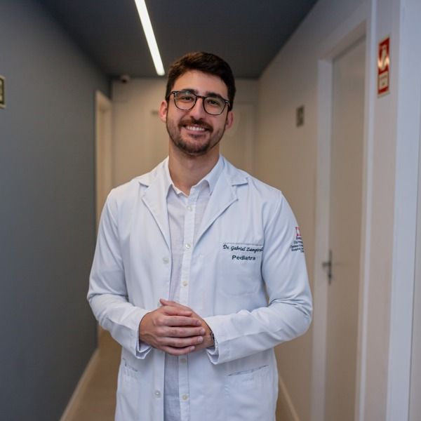Gabriel Zampirolli Azevedo, Pediatra Vitória