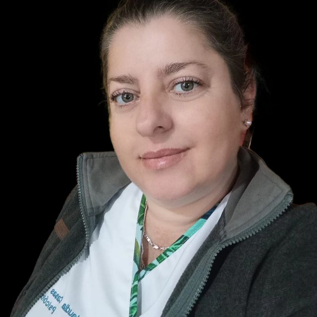 Claudia Casas del Valle Parra, Psicólogo Parral