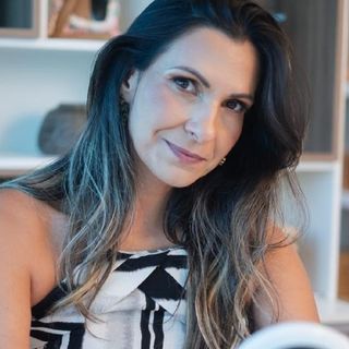Simone  de Araujo Rocha Andrade, Dermatologista Paulo Afonso