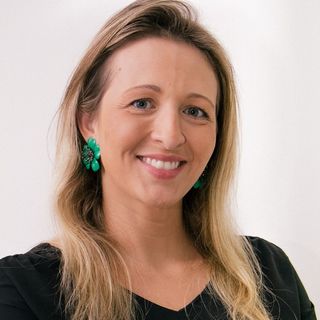 Dra. Julia Bittencourt