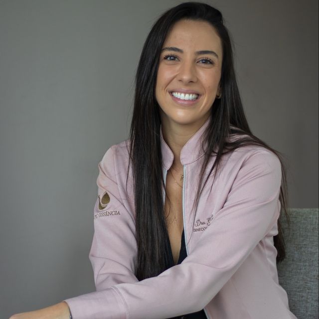Giulia Carraca, Ginecologista Juiz de Fora