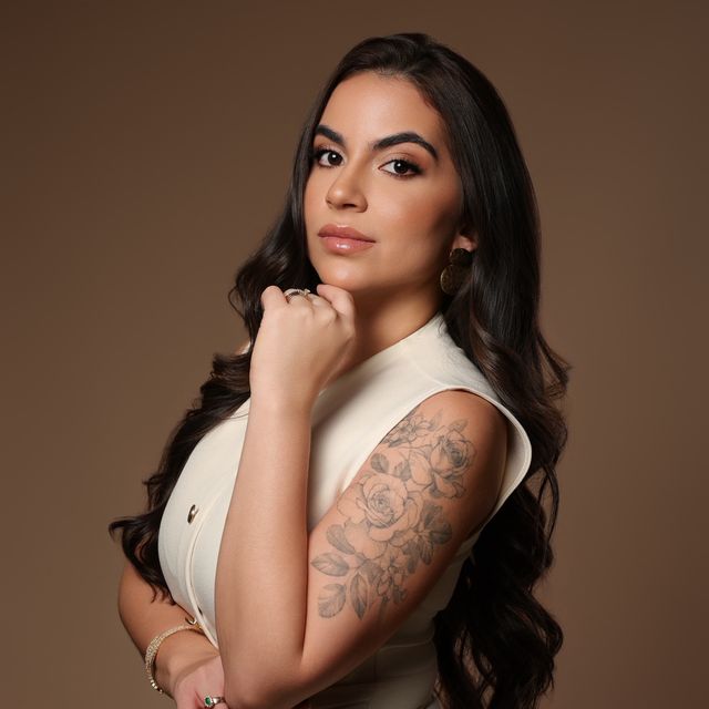 Thayná Gouveia, Dermatologista Belo Horizonte