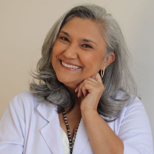Livia Barboza Formiga , Médico clínico geral Rio de Janeiro