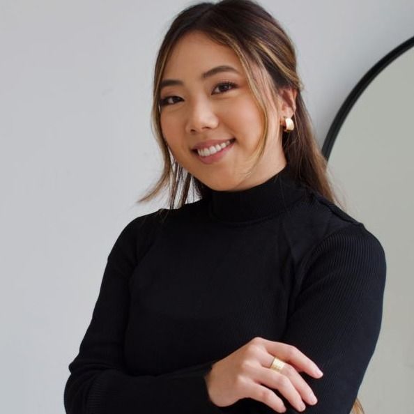 Andreia  Akina Akamine, Dermatologista Curitiba