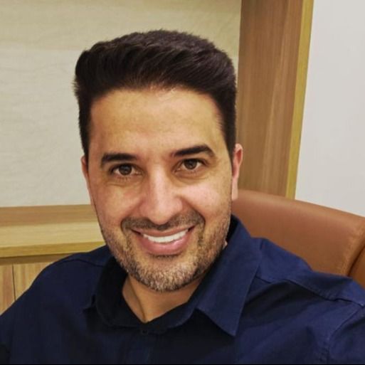Kalil Tosta Moura, Oftalmologista Franca