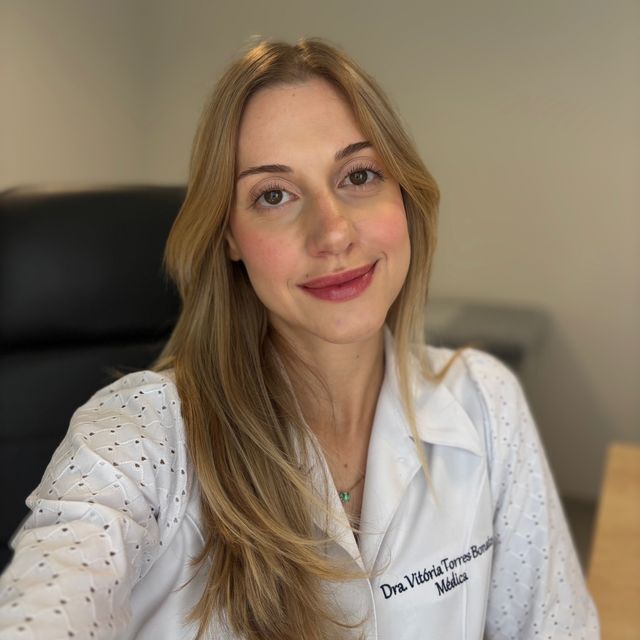 Vitória Torres, Médico clínico geral Curitiba