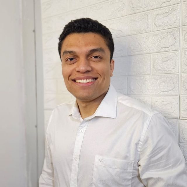 Humberto Arroyo Cossio, Internista Iquique